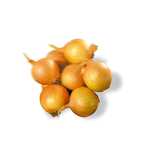 Flere gule løg stablet sammen på hvid baggrund