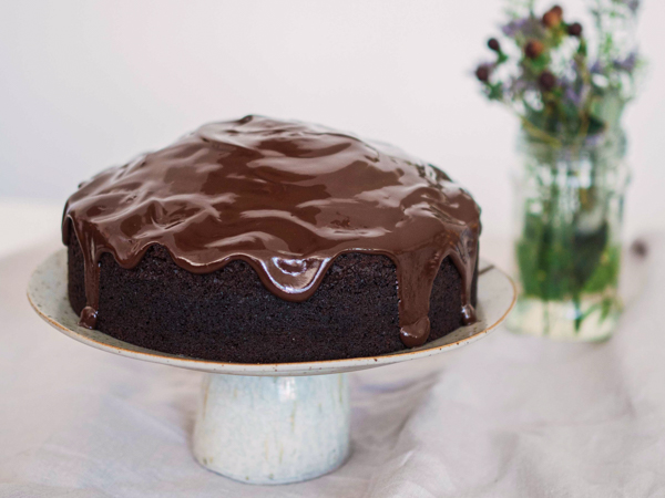 Velsmagende chokoladekage med glasur