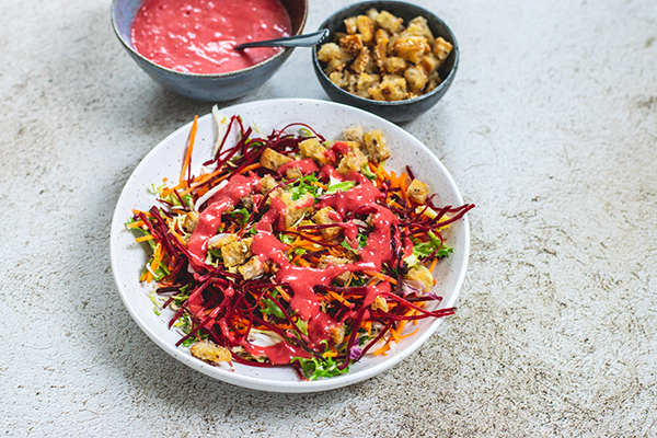 Salat med hindbærvinaigrette