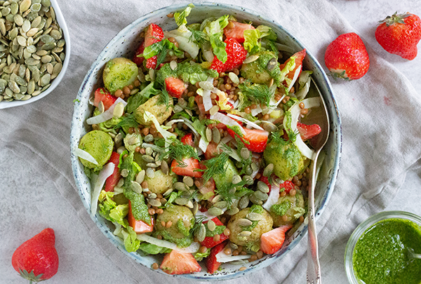 kartoffelsalat med jordbær