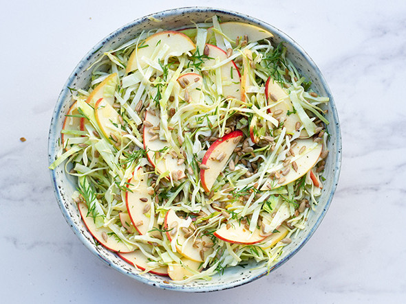 spidskålssalat med æbler