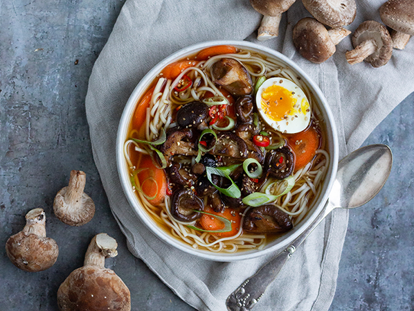 asiatisk nudelsuppe