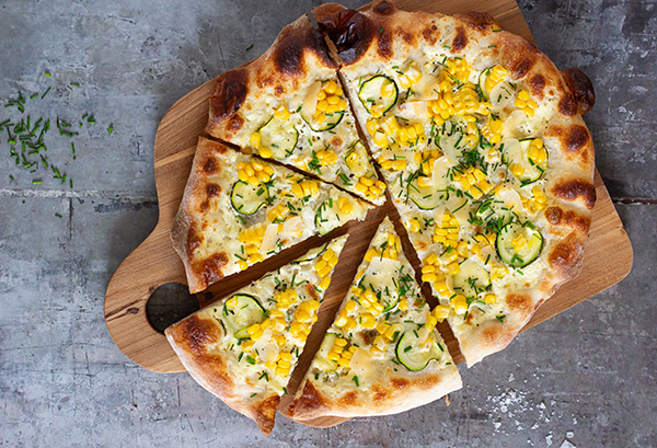 pizza med majs og squash